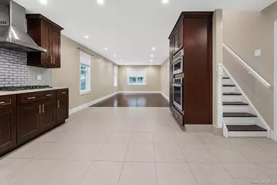 571 Park Avenue, West Hempstead, NY 11552 - Photo 8