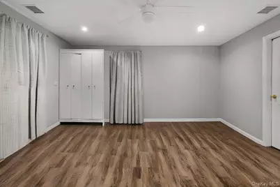 571 Park Avenue, West Hempstead, NY 11552 - Photo 16