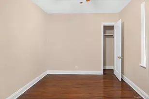 571 Park Ave, West Hempstead, NY 11552 - Photo 14