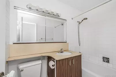 3333 Henry Hudson Parkway #22C, Bronx, NY 10463 - Photo 6