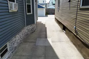 95-28 132nd St, Richmond Hill, NY 11419 - Photo 2