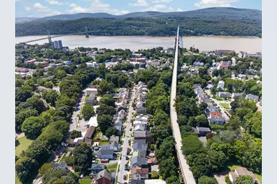 54 Gifford Avenue, Poughkeepsie, NY 12601 - Photo 2