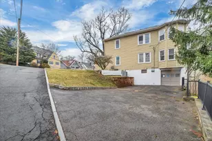 143 Chatterton Pkwy, White Plains, NY 10606 - Photo 16