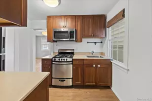 9 N Dearman St, Irvington, NY 10533 - Photo 2