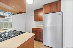 9 N Dearman St, Irvington, NY 10533 - Photo 4