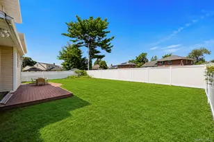 4 Balsam Dr, Hicksville, NY 11801 - Photo 28