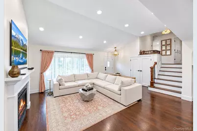 4 Balsam Drive, Hicksville, NY 11801 - Photo 6