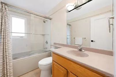 4 Balsam Drive, Hicksville, NY 11801 - Photo 22