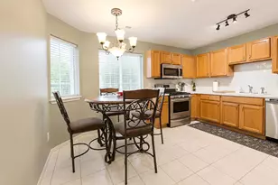 333 Prairie Ct, Manorville, NY 11949 - Photo 4