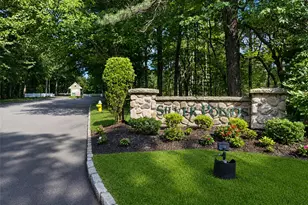 333 Prairie Ct, Manorville, NY 11949 - Photo 22