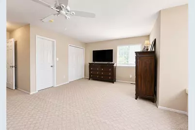 333 Prairie Court, Manorville, NY 11949 - Photo 14