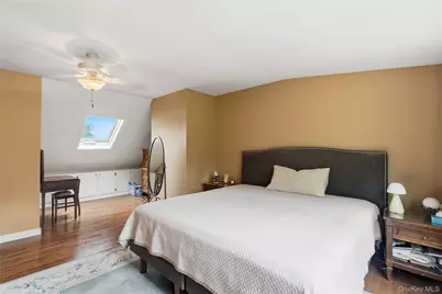31 Eastwood Drive, North Babylon, NY 11703 - Photo 22