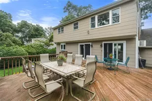 31 Eastwood Dr, North Babylon, NY 11703 - Photo 28