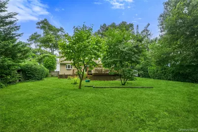 31 Eastwood Drive, North Babylon, NY 11703 - Photo 32