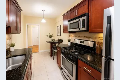 220 Pelham Road #2H, New Rochelle, NY 10805 - Photo 4