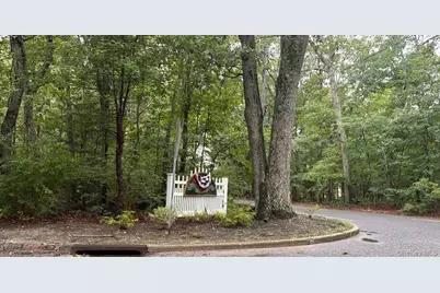 26 Bailey Lane, Manorville, NY 11949 - Photo 4