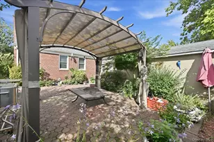 11509 Parkway Dr, Elmont, NY 11003 - Photo 22