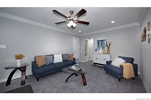 34 Longfellow Ave, Levittown, NY 11756 - Photo 4