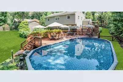 29 Columbine Avenue N, Hampton Bays, NY 11946 - Photo 28