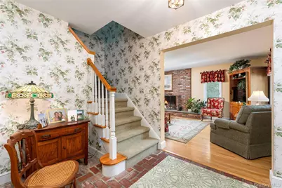 21 Bay Avenue W, Hampton Bays, NY 11946 - Photo 8