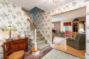 21 Bay Ave W, Hampton Bays, NY 11946 - Photo 8