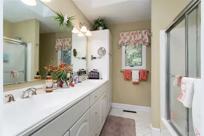 21 Bay Avenue W, Hampton Bays, NY 11946 - Photo 22