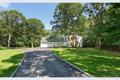 21 Bay Avenue W, Hampton Bays, NY 11946 - Photo 2
