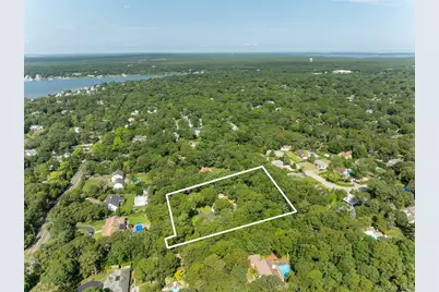 21 Bay Avenue W, Hampton Bays, NY 11946 - Photo 6