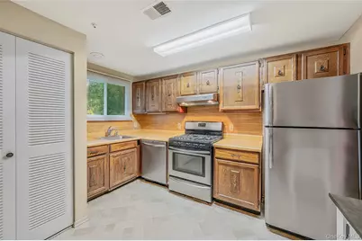 452 Birchwood Road, Medford, NY 11763 - Photo 8