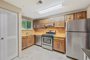 452 Birchwood Rd, Medford, NY 11763 - Photo 8