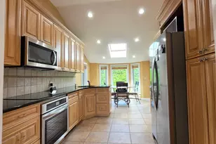177 Forest Dr, Jericho, NY 11753 - Photo 6