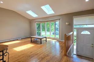 177 Forest Dr, Jericho, NY 11753 - Photo 8