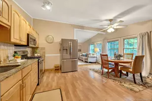 34 Crestwood Ln, Ronkonkoma, NY 11779 - Photo 10