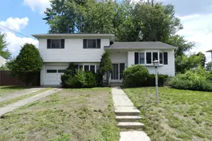 33 W 20th St, Deer Park, NY 11729 - Photo 2