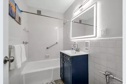 142-05 Roosevelt Avenue #320, Flushing, NY 11354 - Photo 6