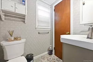 116 Elm St, Valley Stream, NY 11580 - Photo 16