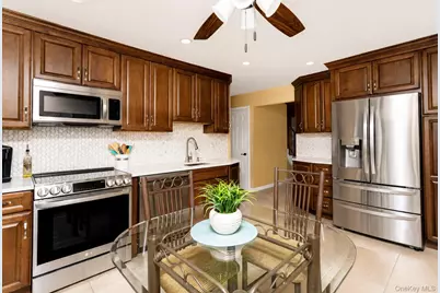 1453 10th Street, West Babylon, NY 11704 - Photo 2