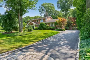 36 Arbor Ln, Dix Hills, NY 11746 - Photo 4