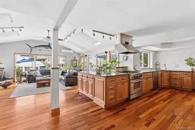 39 Jackson Place, Massapequa, NY 11758 - Photo 6