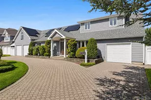 39 Jackson Pl, Massapequa, NY 11758 - Photo 2