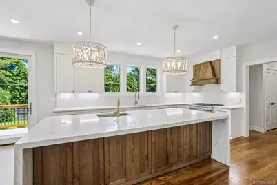 41 Potters Lane, New Rochelle, NY 10805 - Photo 12