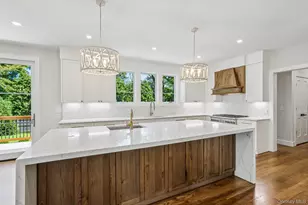 41 Potters Ln, New Rochelle, NY 10805 - Photo 12