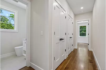 41 Potters Lane, New Rochelle, NY 10805 - Photo 16