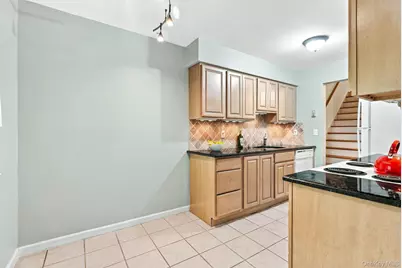 210 Woodland Hills Road #210, White Plains, NY 10603 - Photo 8