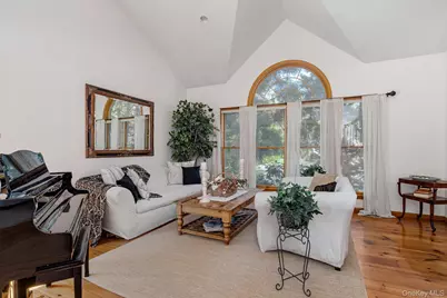 1 Fox Hollow Court, Dix Hills, NY 11746 - Photo 8