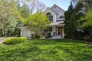 1 Fox Holw Ct, Dix Hills, NY 11746 - Photo 4