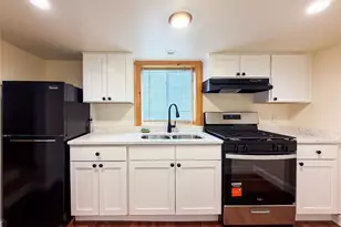 449 N Quaker Ln, Hyde Park, NY 12538 - Photo 6