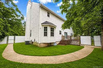 133 Cumberland Street, Mastic, NY 11950 - Photo 28