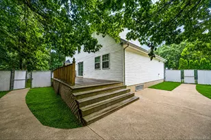 133 Cumberland St, Mastic, NY 11950 - Photo 30