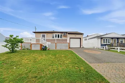 4 Farragut Avenue, Lindenhurst, NY 11757 - Photo 1